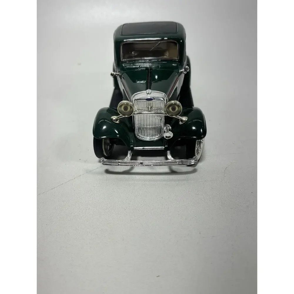 Sunnyside SS7722 1932 Ford 3 Window Coupe 1:24 Diecast Car Green Deuce